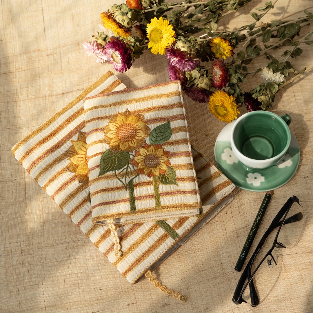 Sunflower Embroidery Book Jacket A5 B6 A6 Handmade Cloth Book Sleeve Floral Embroidered Book Protector Blank Grid Pages Retro Notebook Gift