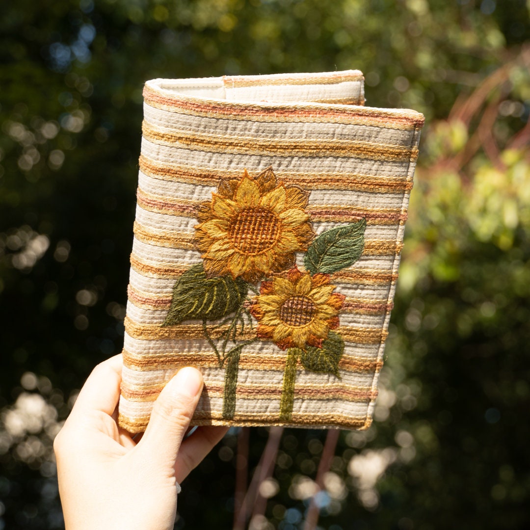 Sunflower Embroidery Book Jacket A5 B6 A6 Handmade Cloth Book Sleeve Floral Embroidered Book Protector Blank Grid Pages Retro Notebook Gift