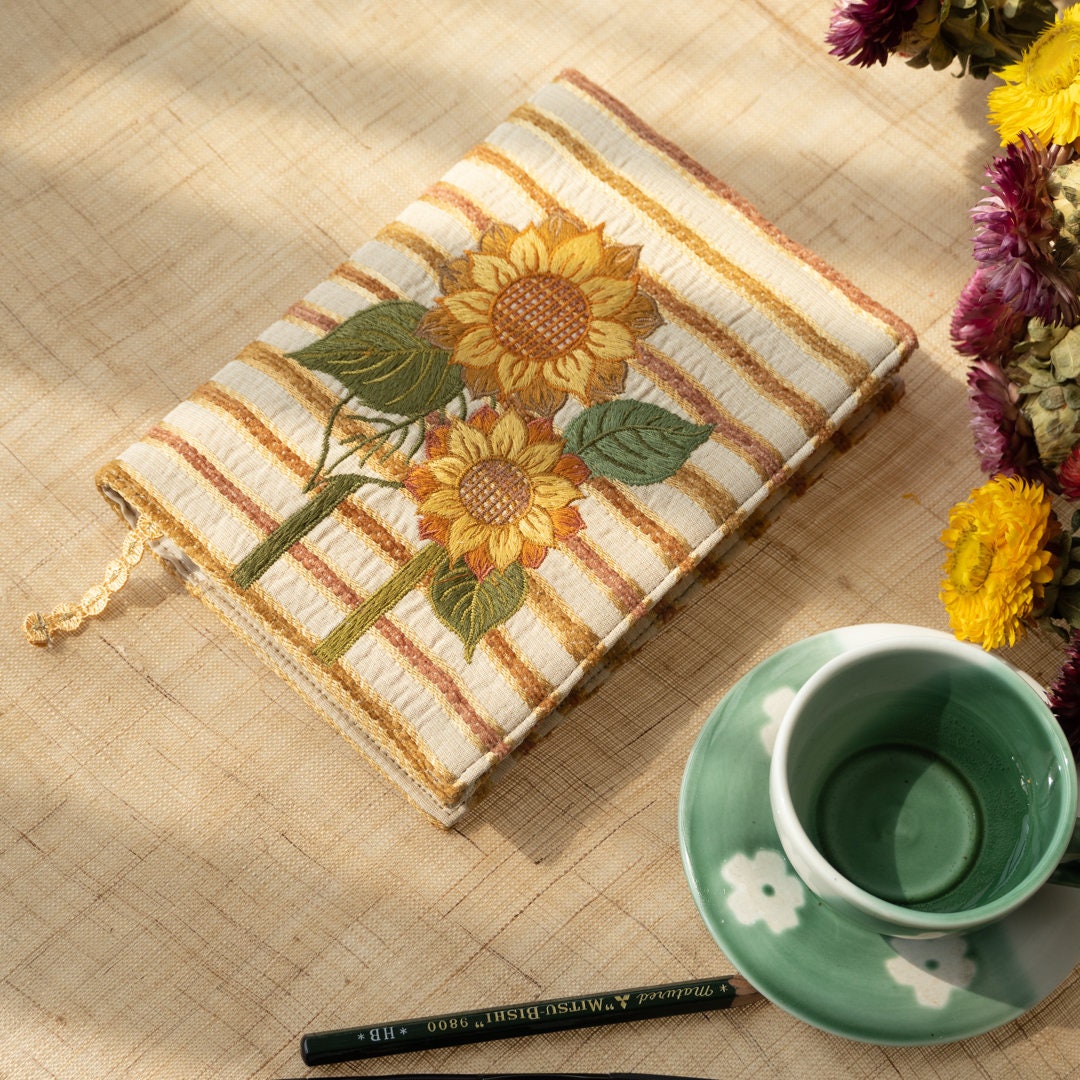 Sunflower Embroidery Book Jacket A5 B6 A6 Handmade Cloth Book Sleeve Floral Embroidered Book Protector Blank Grid Pages Retro Notebook Gift