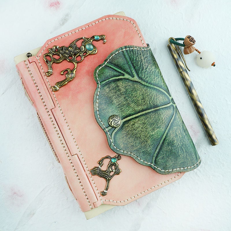 Lotus Leaf Handmade Cowhide Leather Notebook. Vintage Pink Handmade Leather Diary Gift Retro Thick Blank Journal for Travel Kraft Paper 240P